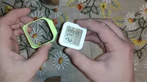 Installing a Digital thermometer and hygrometer (Model TH05 or TH05-S) in a magnetic holder